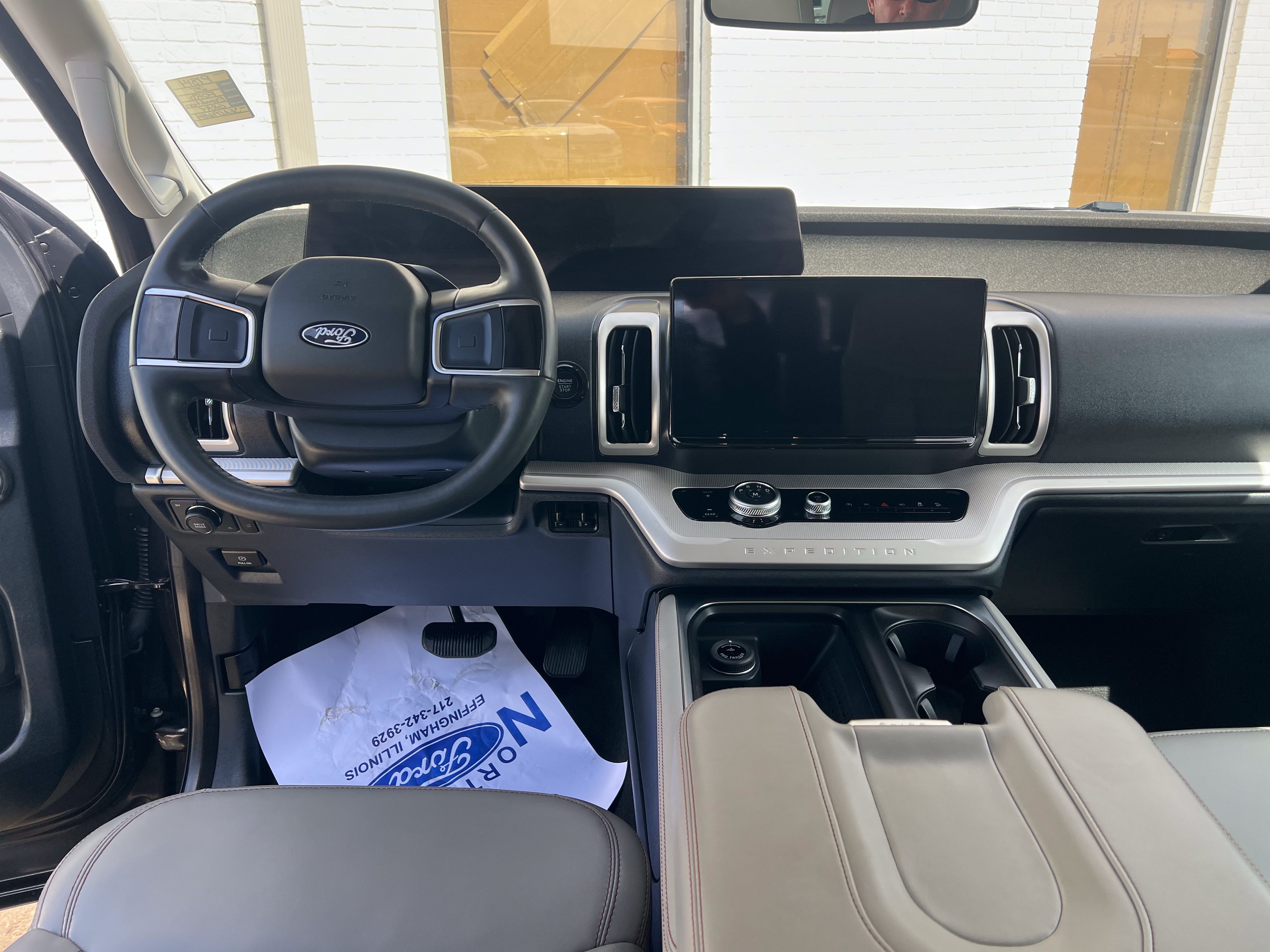 Used 2025 Ford Expedition Active AWD/4WD image 20