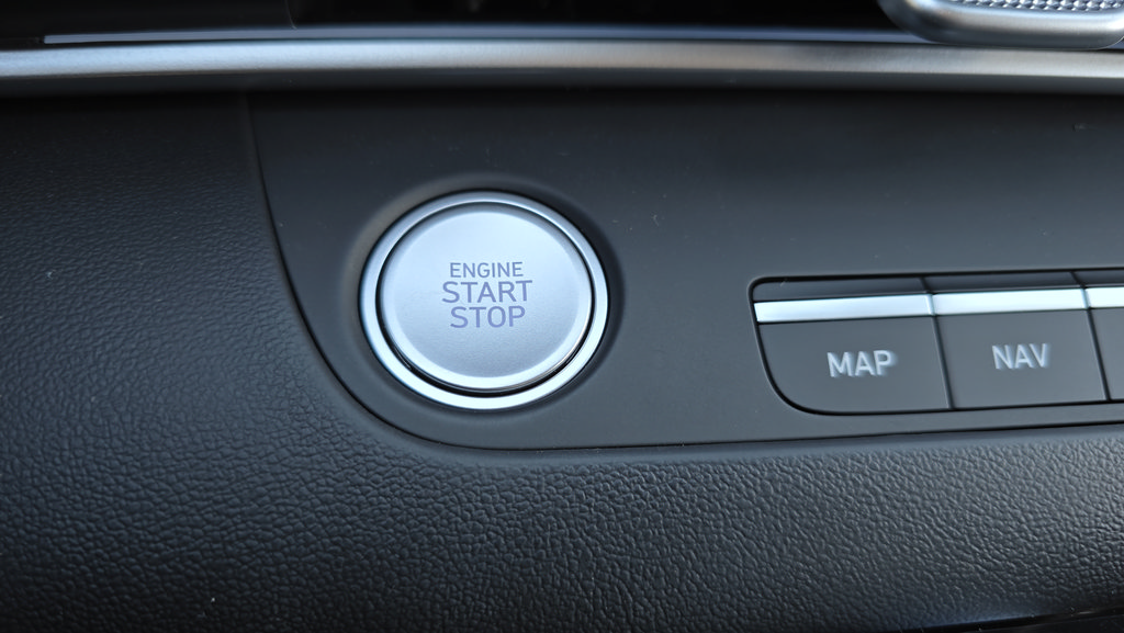 New 2026 Hyundai Elantra Limited FWD image 23