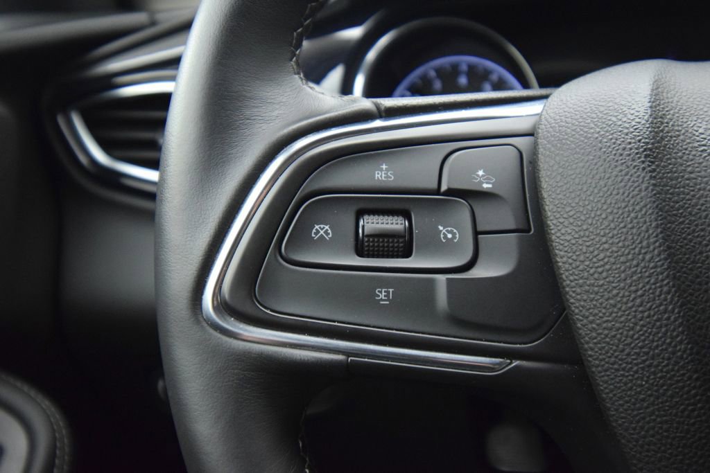 Used 2022 Buick Encore GX Preferred w/ Sport Touring Package FWD image 32