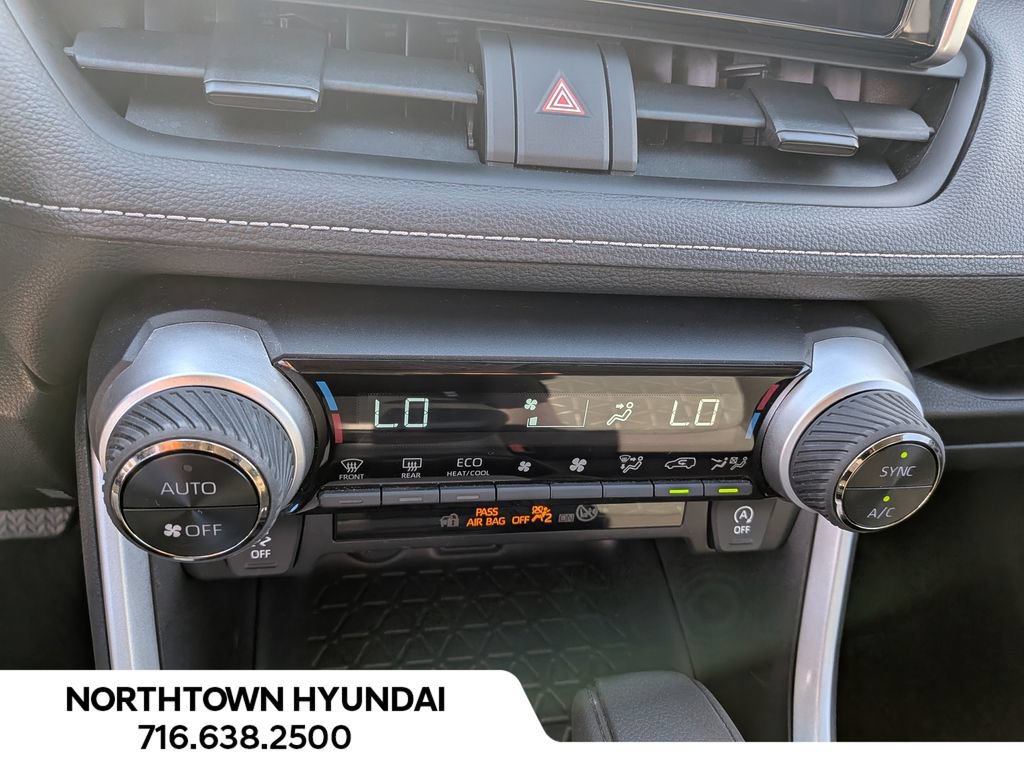Used 2025 Toyota RAV4 XLE AWD/4WD image 17