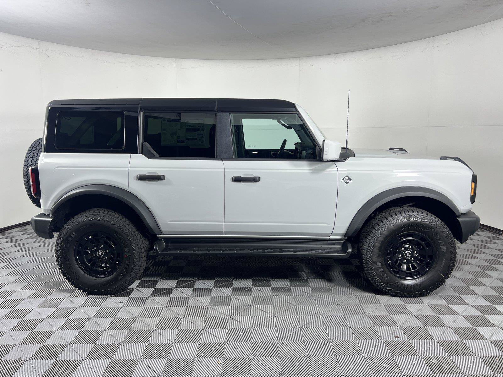 New 2026 Ford Bronco Outer Banks w/ Sasquatch Package AWD/4WD image 7