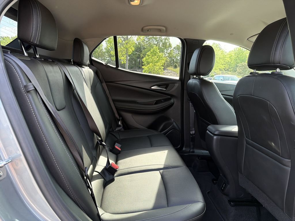 Used 2024 Buick Encore GX Sport Touring w/ Black Roof Package image 15