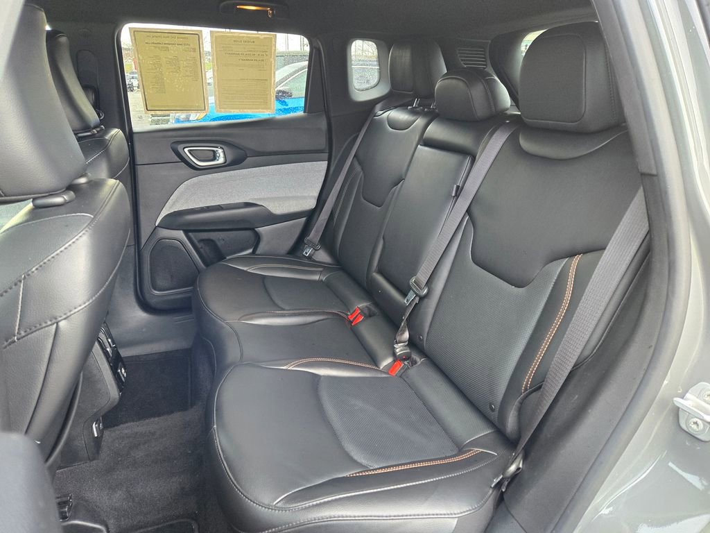 Used 2023 Jeep Compass Latitude AWD/4WD image 27