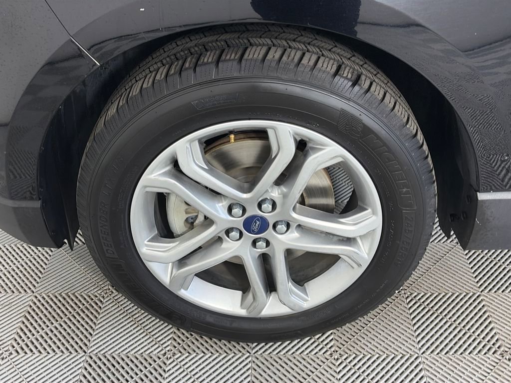 Certified 2017 Ford Edge Titanium w/ Technology Package AWD/4WD image 8
