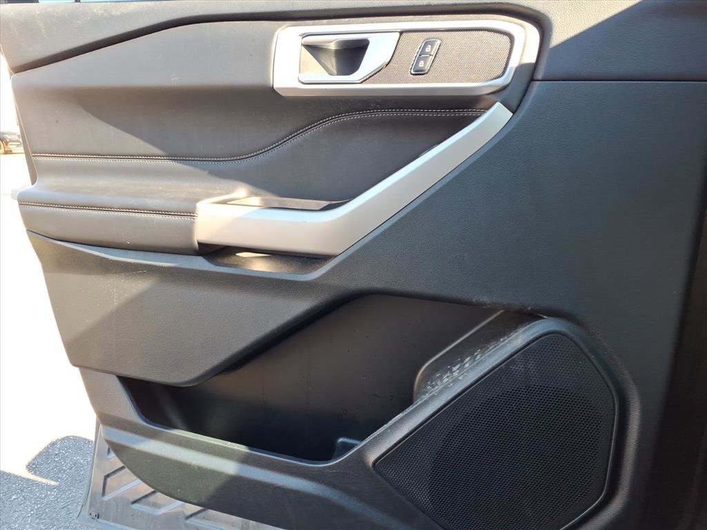 Used 2023 Ford Explorer XLT w/ Equipment Group 202A image 23