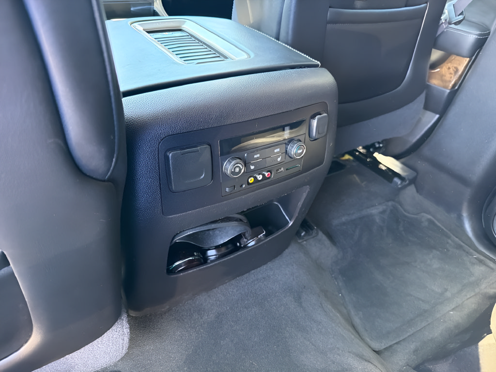 Used 2016 GMC Yukon XL Denali w/ Open Road Package RWD image 31