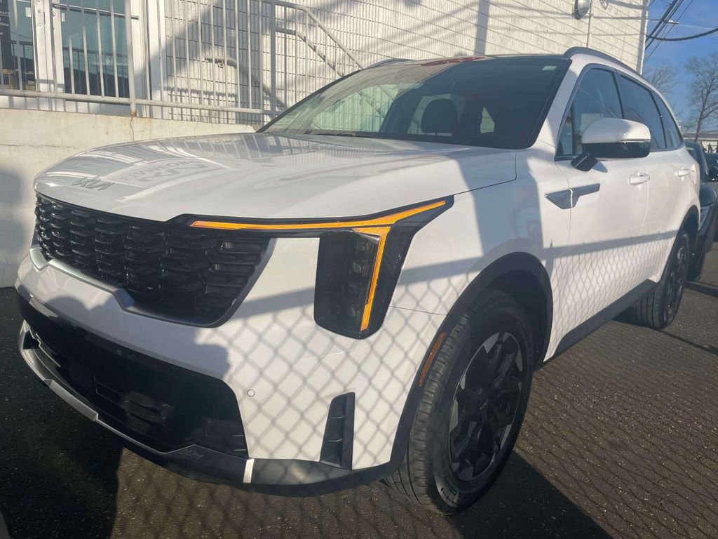 Used 2025 Kia Sorento S w/ Panoramic Sunroof Package image 2