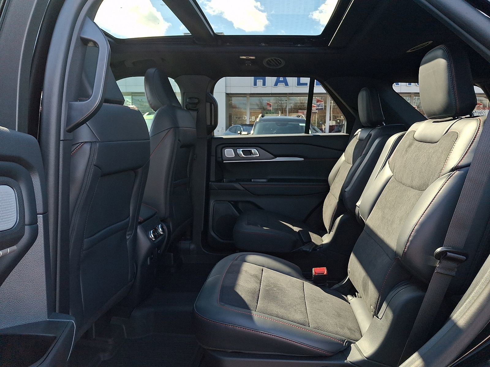 Used 2025 Ford Explorer ST w/ Sun And Sound Package image 11