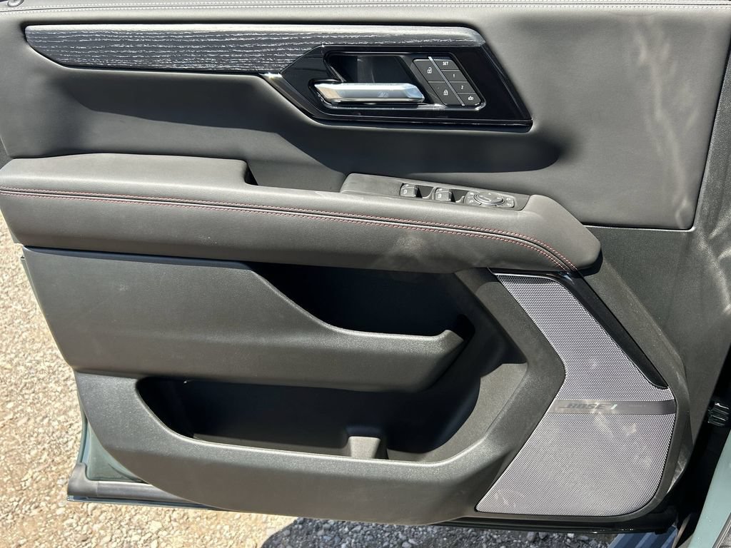 New 2026 GMC Yukon AT4 Ultimate AWD/4WD image 23