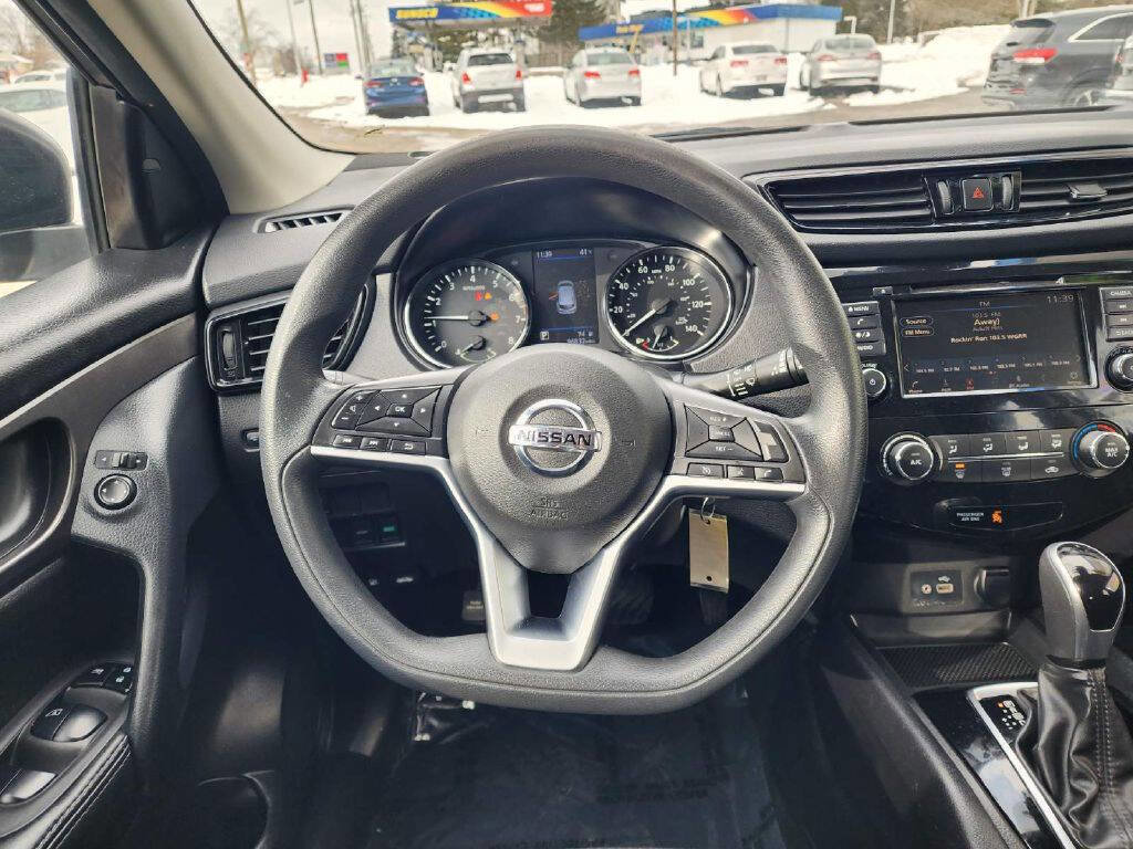 Used 2021 Nissan Rogue Sport S image 12