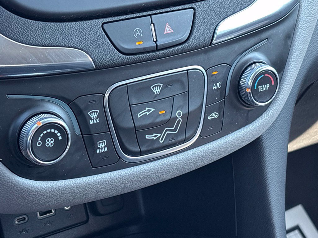 Used 2022 Chevrolet Equinox LS w/ LS Convenience Package FWD image 30