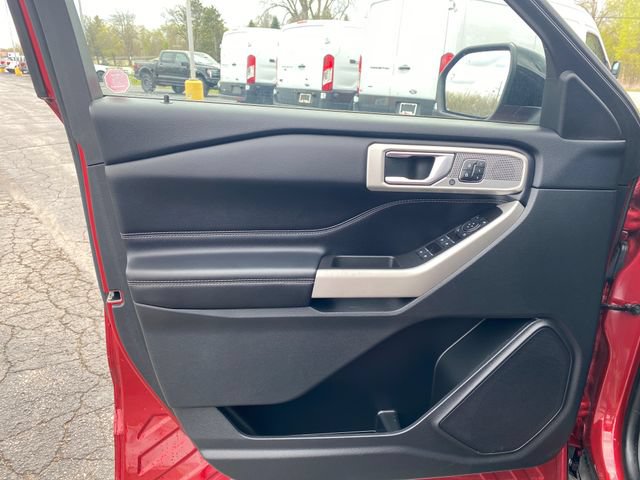 Used 2022 Ford Explorer Limited w/ Class IV Trailer Tow Package AWD/4WD image 13