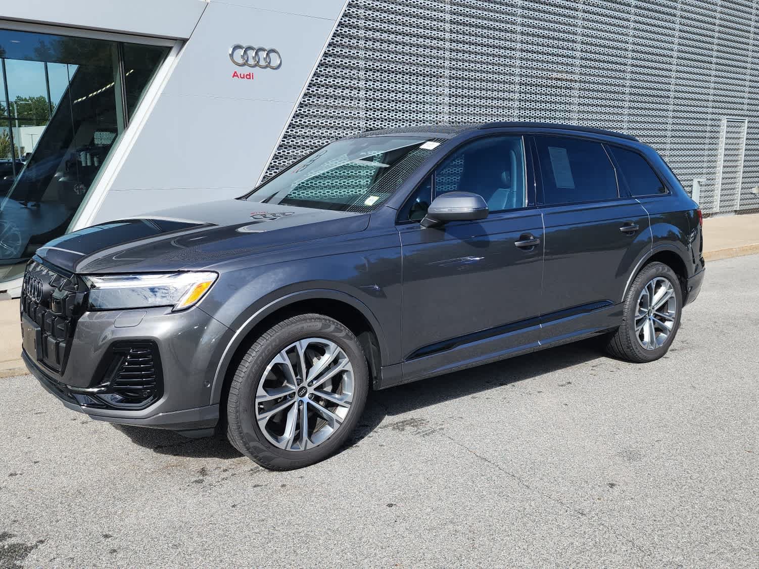 Used 2026 Audi Q7 2.0T Premium AWD/4WD image 1