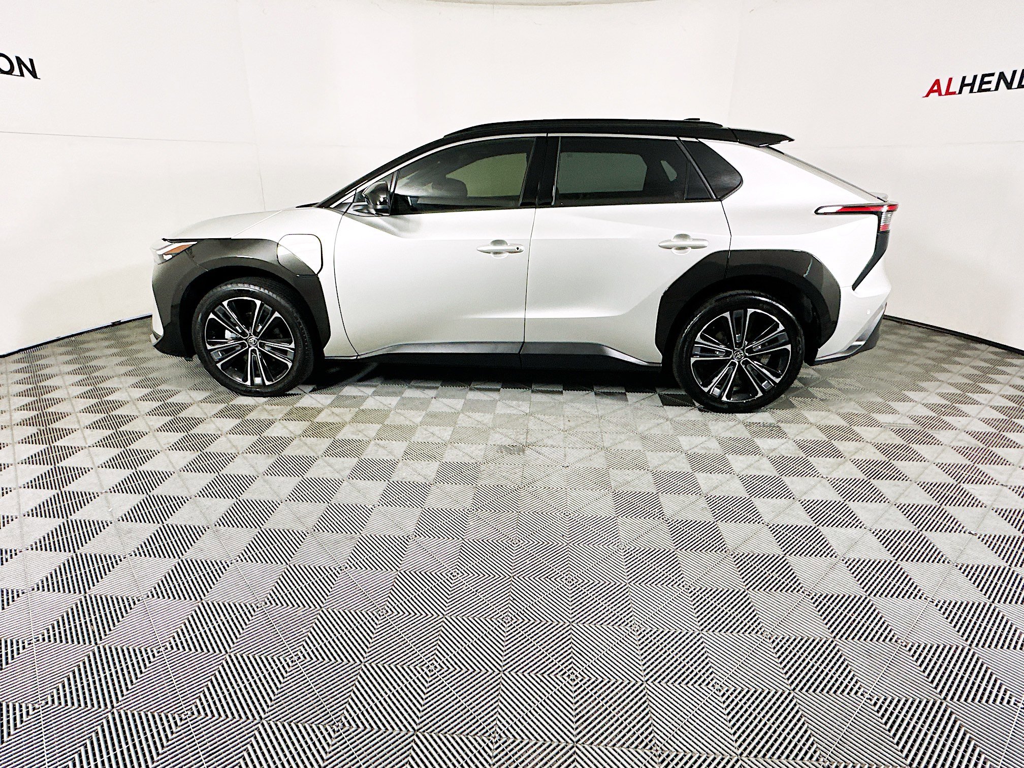 Used 2024 Toyota bZ4X Limited image 6