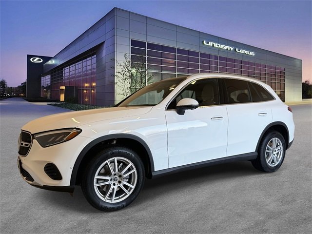 Used 2025 Mercedes-Benz GLC 300 4MATIC image 1