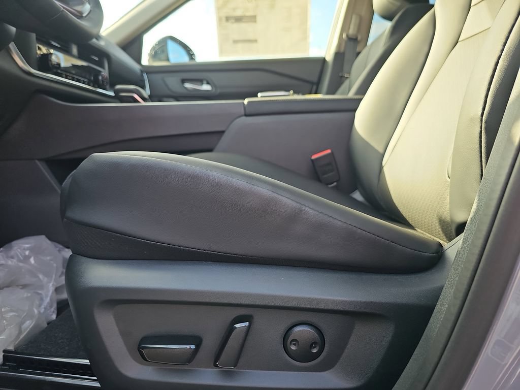 New 2026 Nissan Rogue Dark Armor FWD image 32