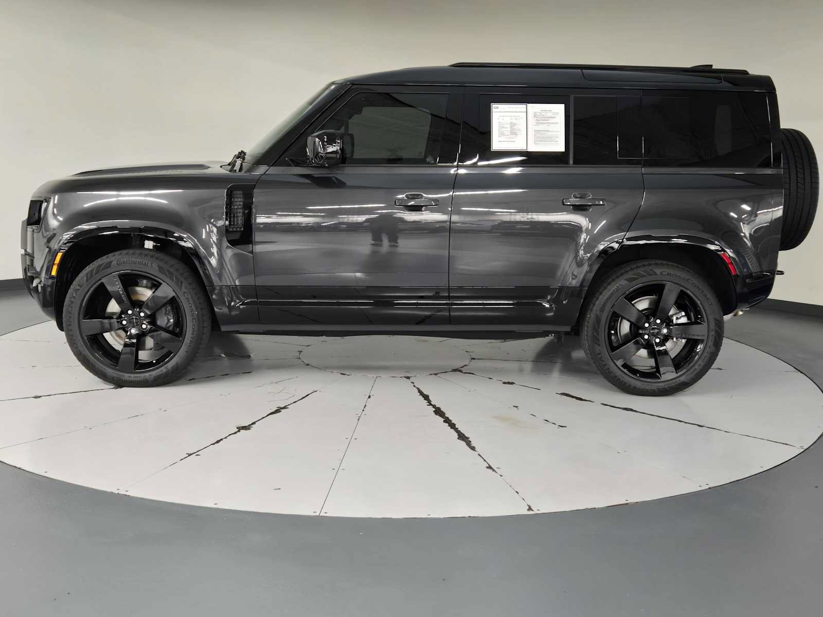 Used 2026 Land Rover Defender 110 X-Dynamic SE AWD/4WD image 5