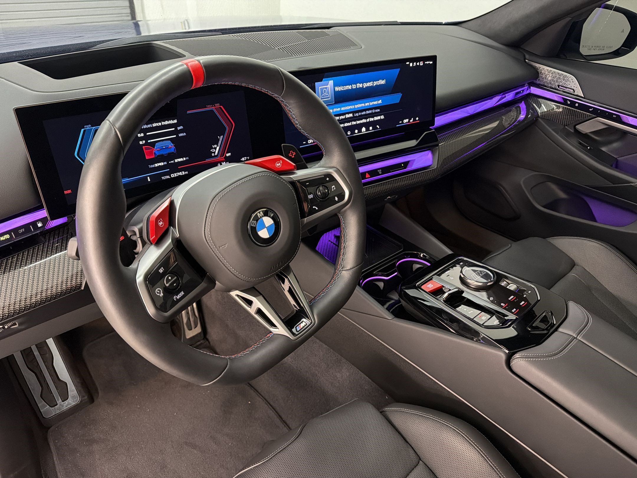 Certified 2025 BMW M5 w/ Executive Package AWD/4WD image 4