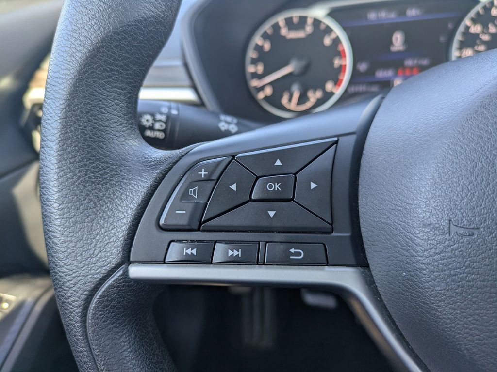 Used 2024 Nissan Altima 2.5 SV image 23