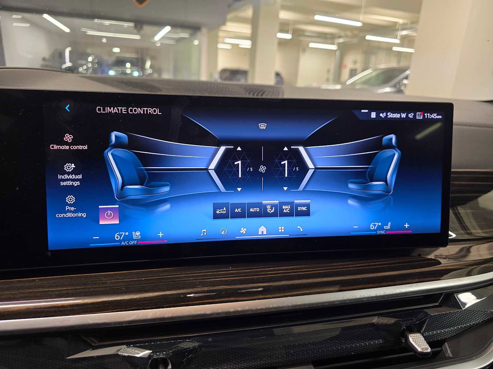 Used 2025 BMW X5 xDrive50e image 30