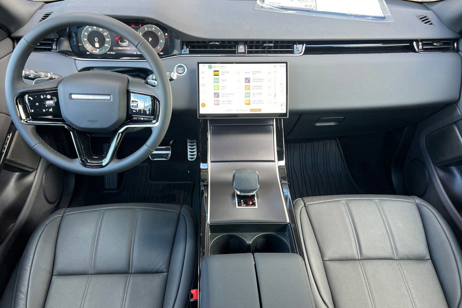 New 2026 Land Rover Range Rover Evoque Dynamic SE AWD/4WD image 12