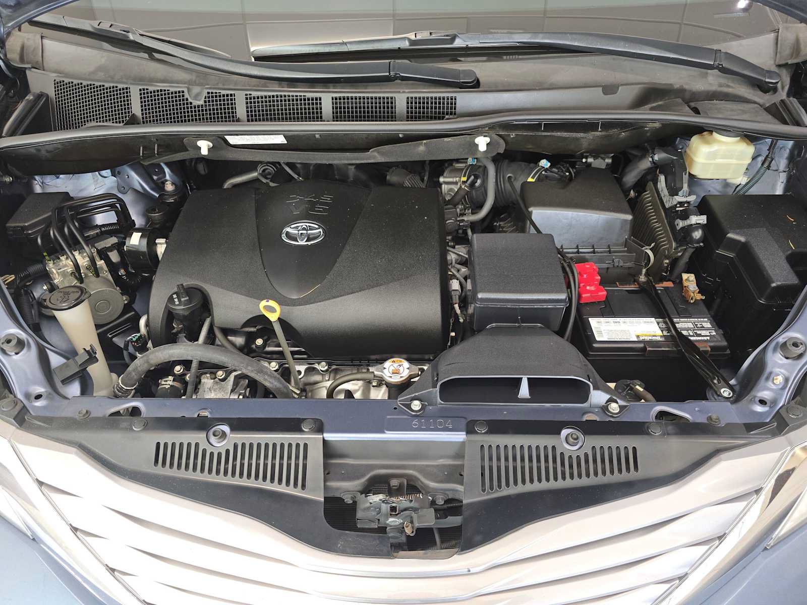 Used 2017 Toyota Sienna XLE FWD image 9