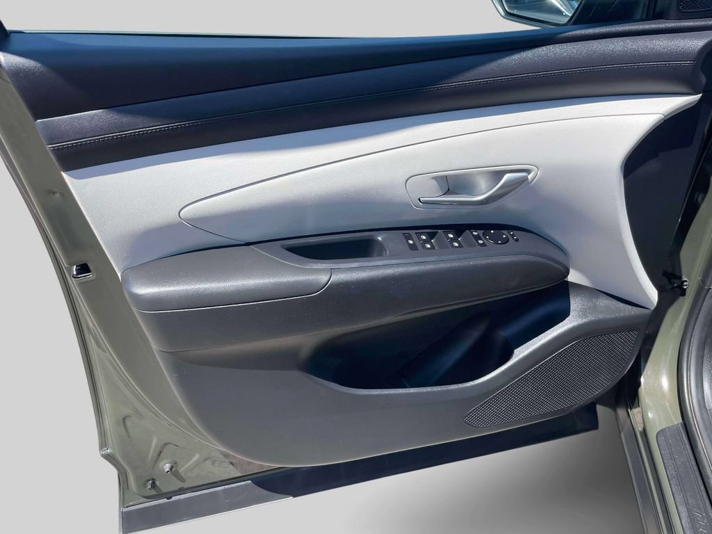 Certified 2025 Hyundai Tucson SE AWD/4WD image 16