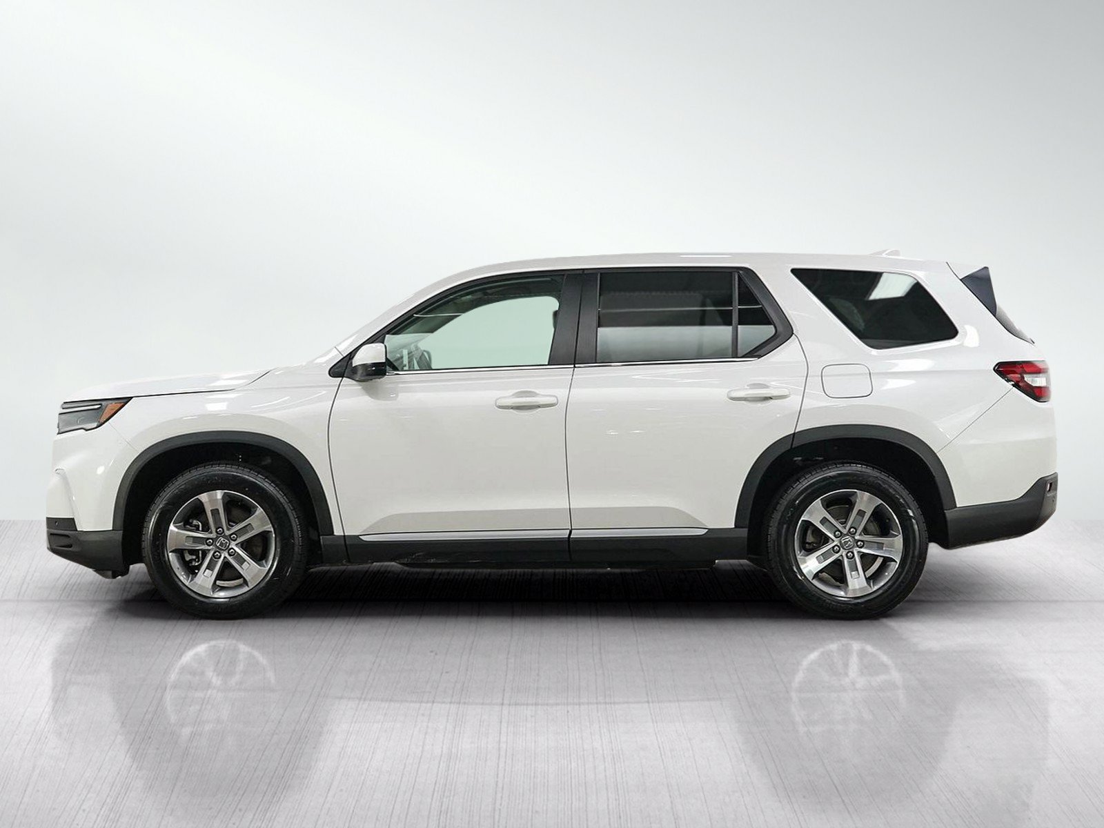 Used 2023 Honda Pilot EX-L image 2