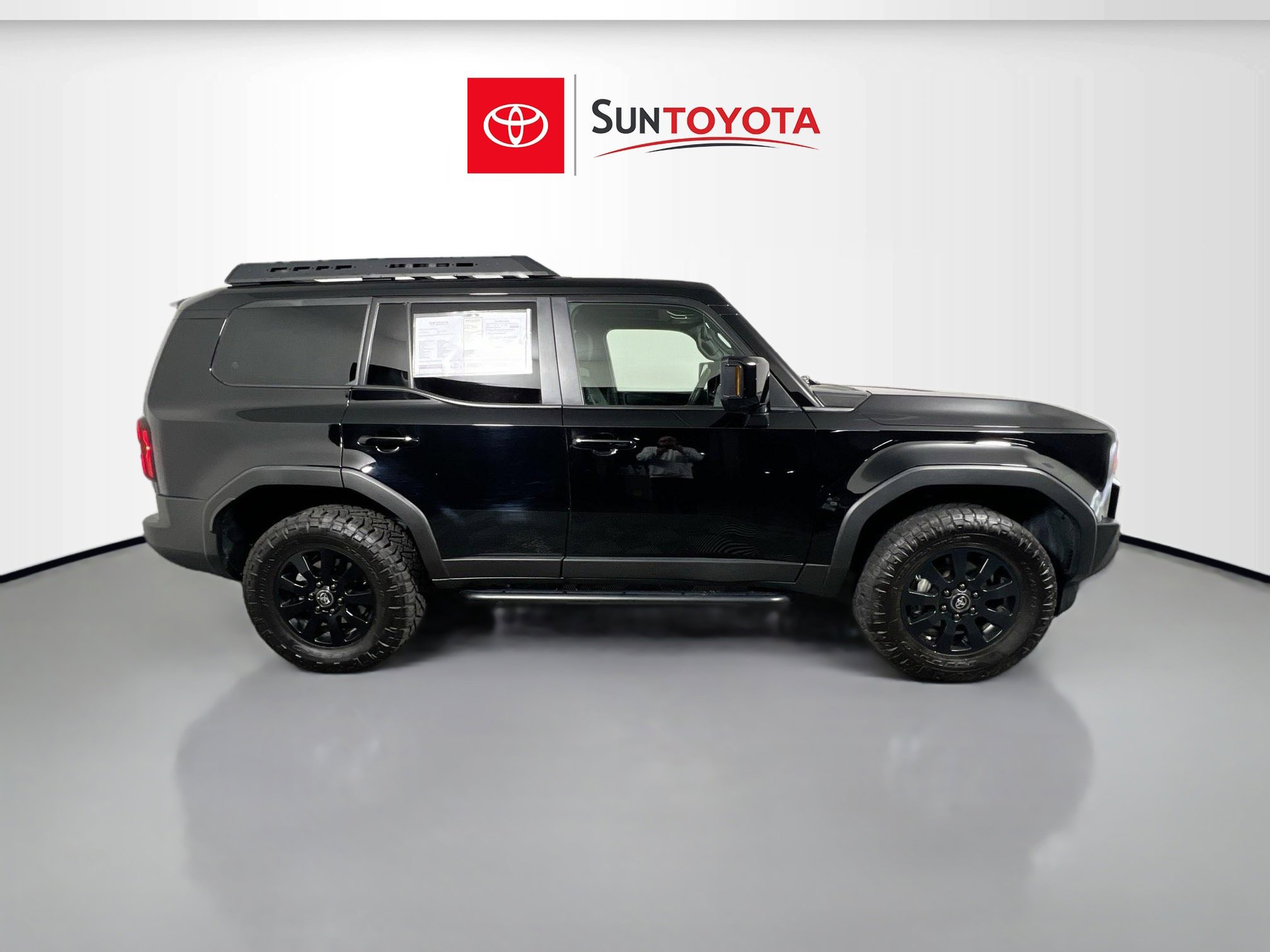 Used 2024 Toyota Land Cruiser image 2