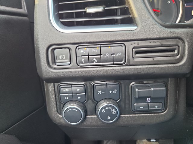 Used 2021 Chevrolet Tahoe Z71 w/ Luxury Package AWD/4WD image 25