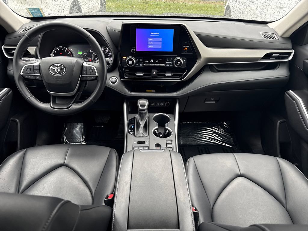 Used 2024 Toyota Highlander XLE image 21