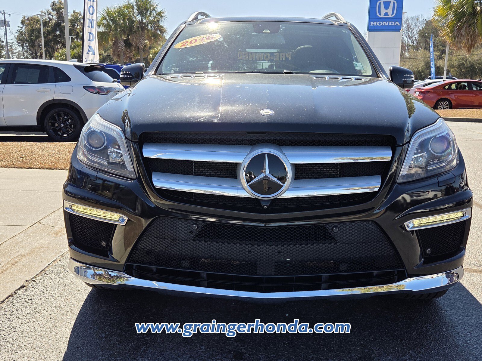 Used 2016 Mercedes-Benz GL 550 4MATIC image 2