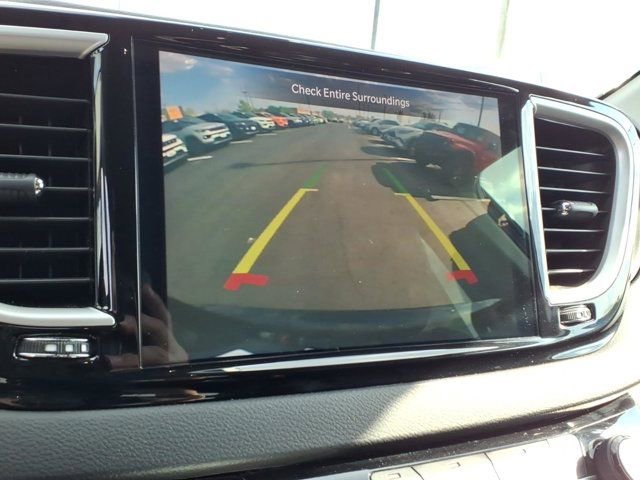 Used 2024 Chrysler Pacifica Touring-L FWD image 13