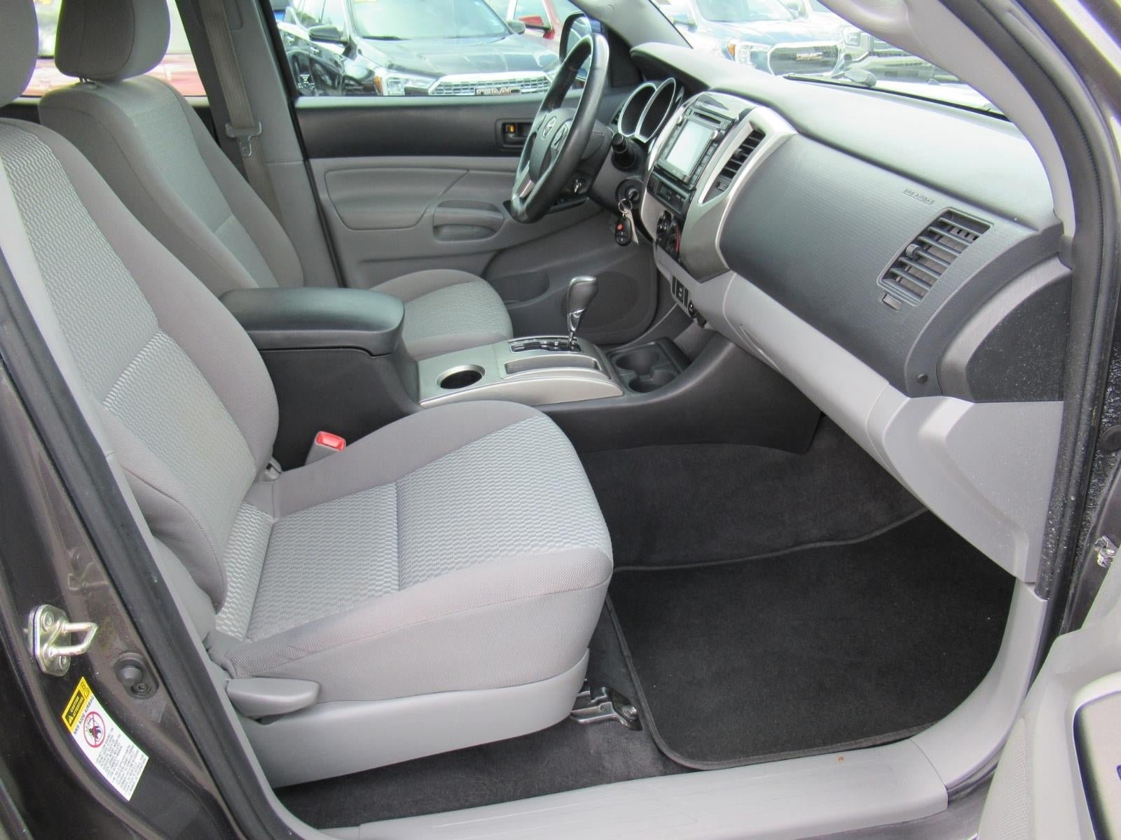 Used 2014 Toyota Tacoma PreRunner w/ SR5 Package RWD image 10