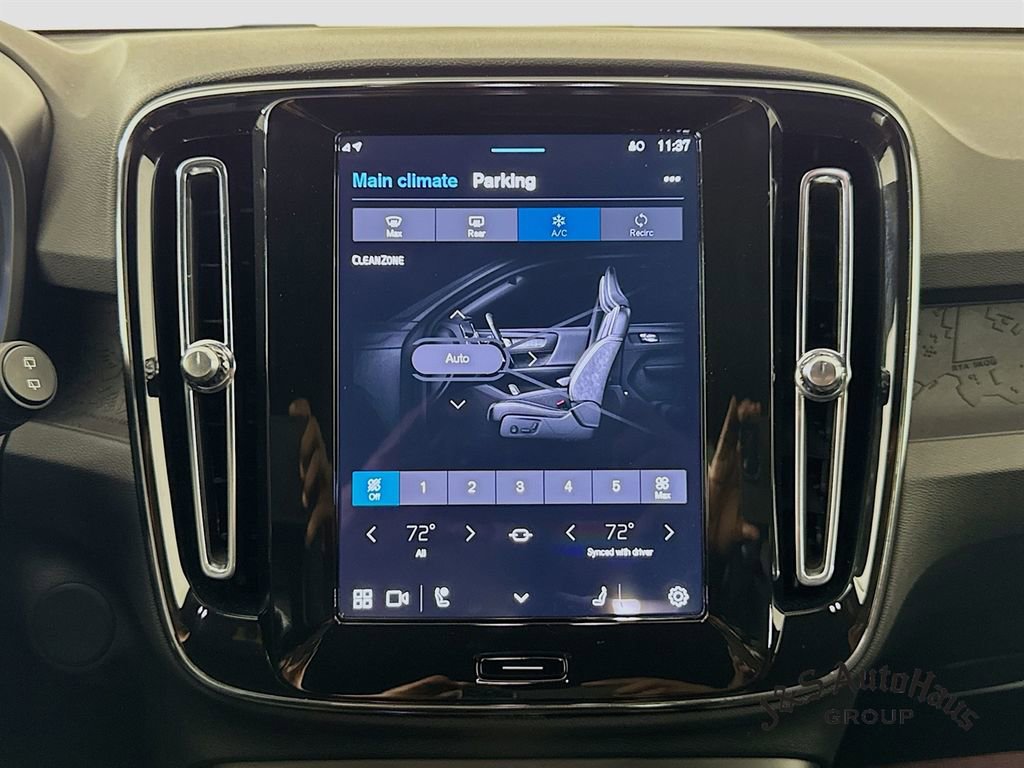 Used 2025 Volvo EX40 Core image 19