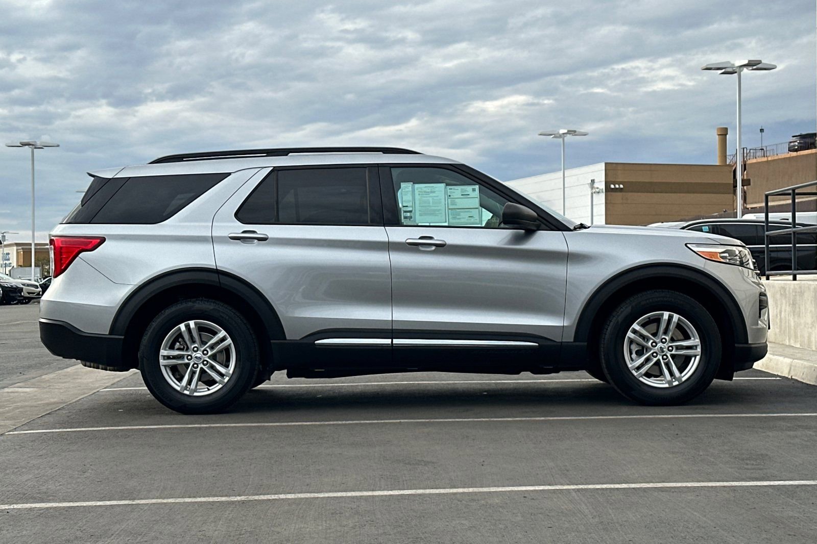 Certified 2023 Ford Explorer XLT image 2