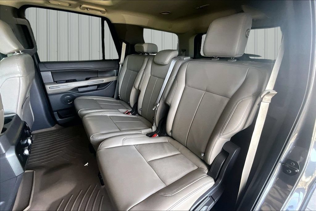 Used 2020 Ford Expedition XLT w/ Equipment Group 202A RWD image 19