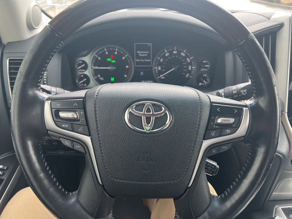 Used 2018 Toyota Land Cruiser image 65