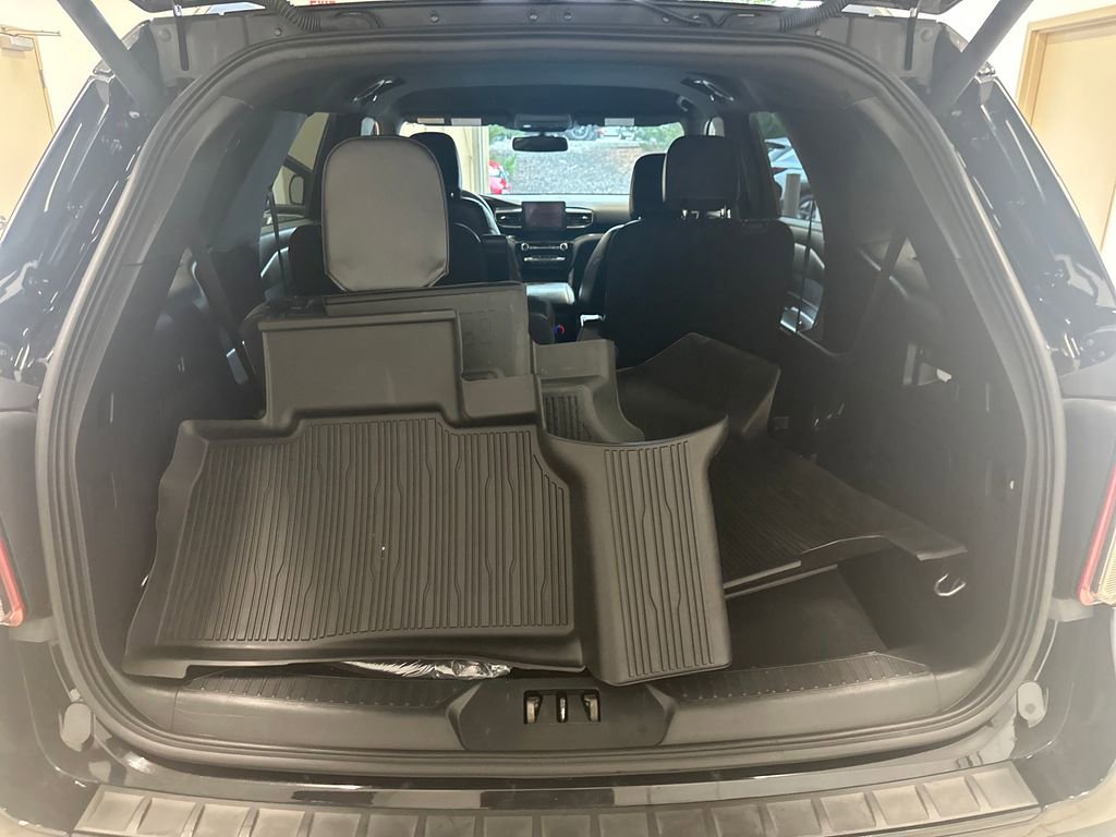 Used 2023 Ford Explorer ST-Line image 30
