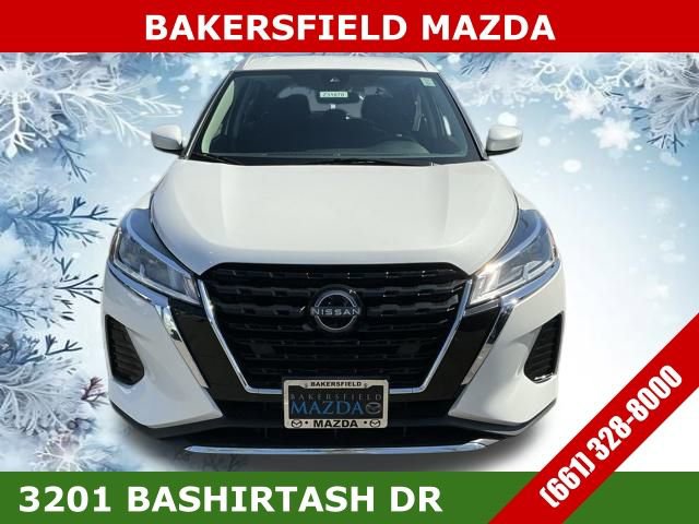 Used 2023 Nissan Kicks SV image 2