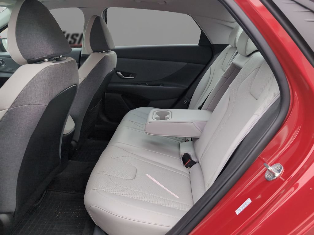 Used 2022 Hyundai Elantra Limited image 10