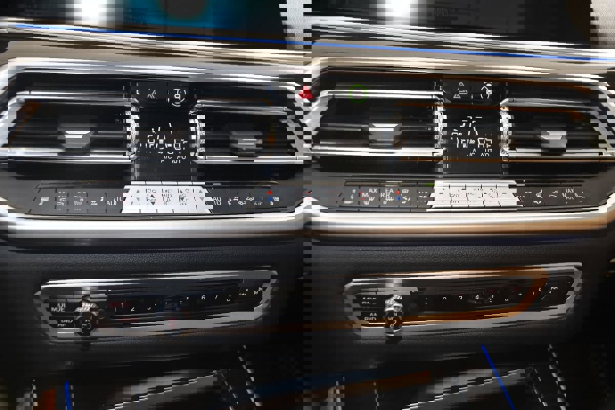 Used 2023 BMW X5 xDrive45e w/ M Sport Package image 37