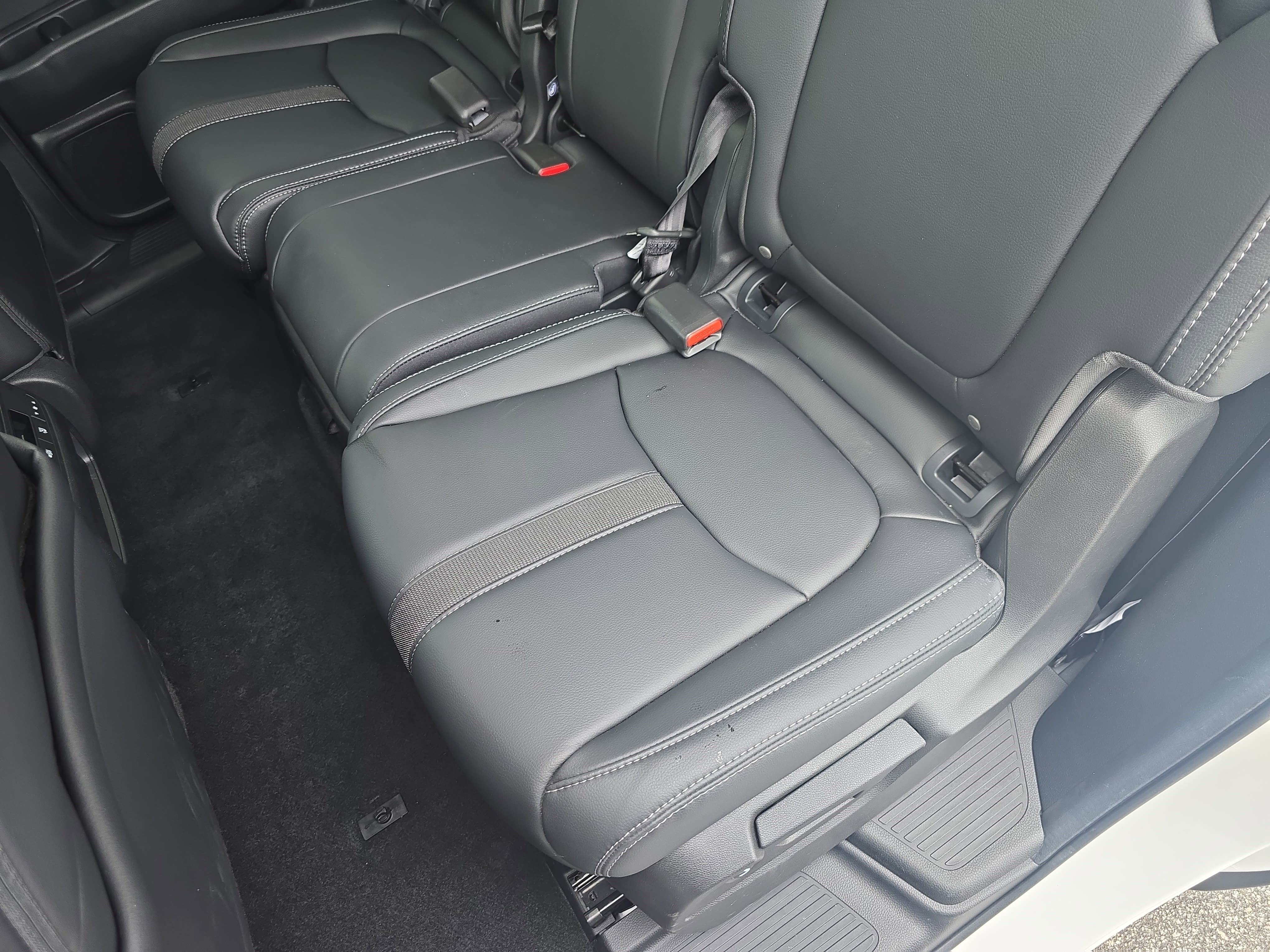Used 2025 Honda Pilot EX-L image 16