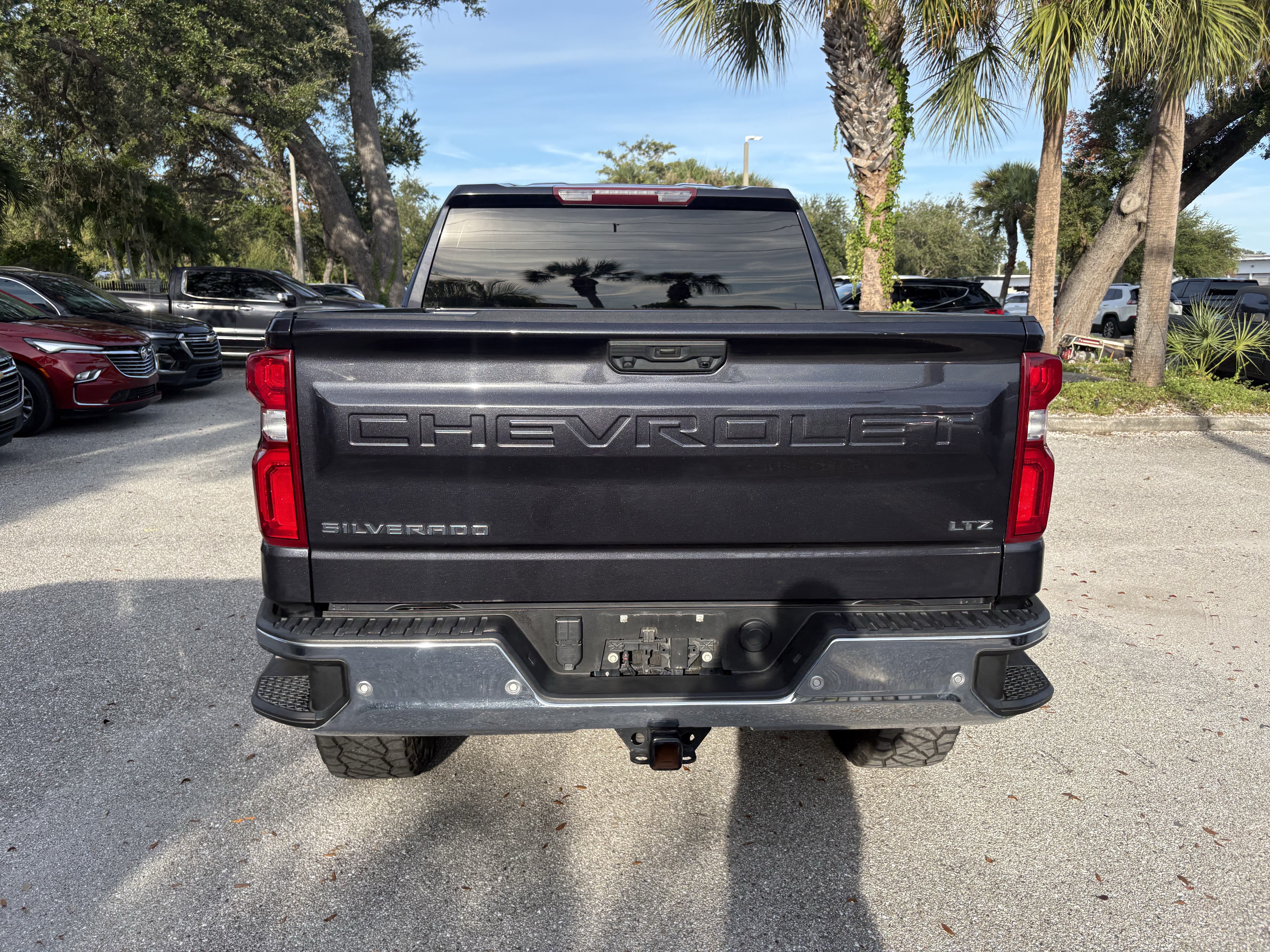 Used 2023 Chevrolet Silverado 1500 LTZ AWD/4WD image 6
