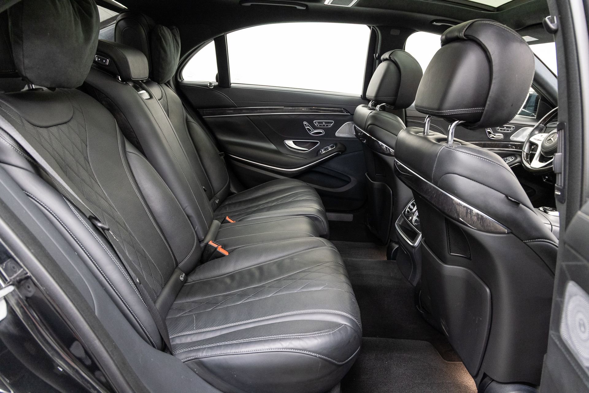 Used 2018 Mercedes-Benz S 560 4MATIC Sedan w/ AMG Line Exterior image 14