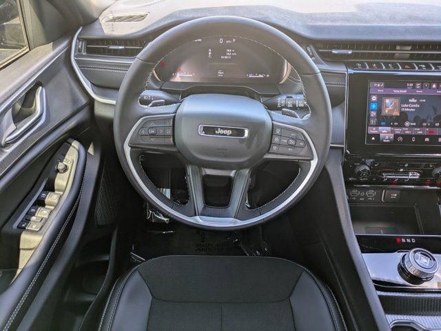 New 2025 Jeep Grand Cherokee Altitude image 14