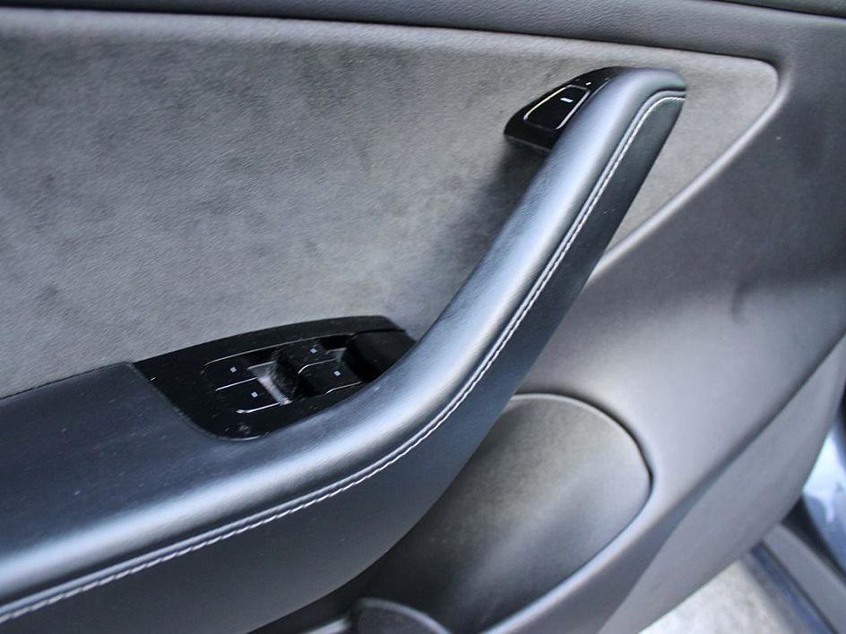 Used 2019 Tesla Model 3 Standard Range Plus image 9