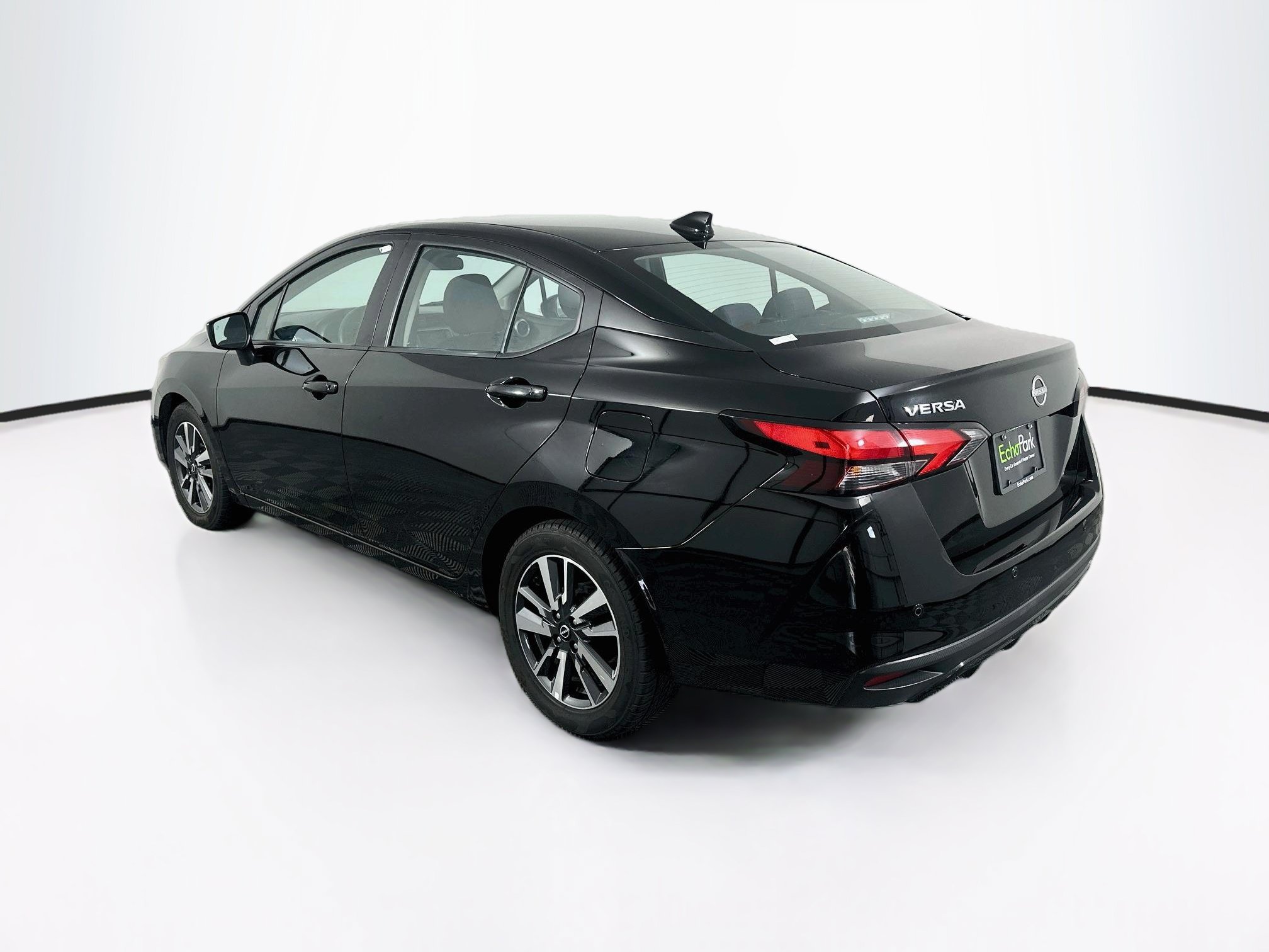 Used 2025 Nissan Versa SV FWD image 5