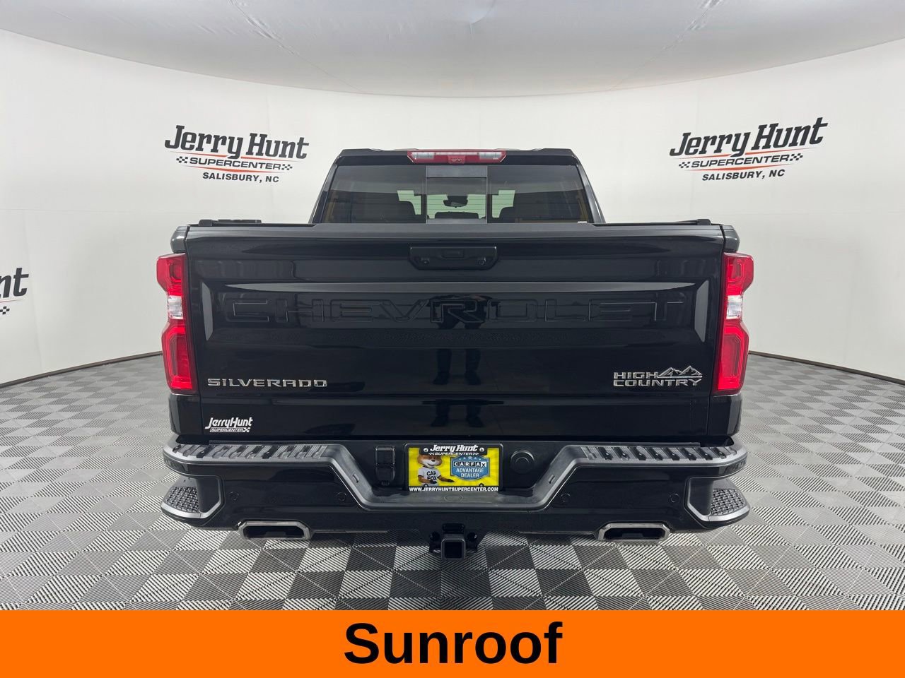 Used 2025 Chevrolet Silverado 1500 High Country w/ Technology Package image 8