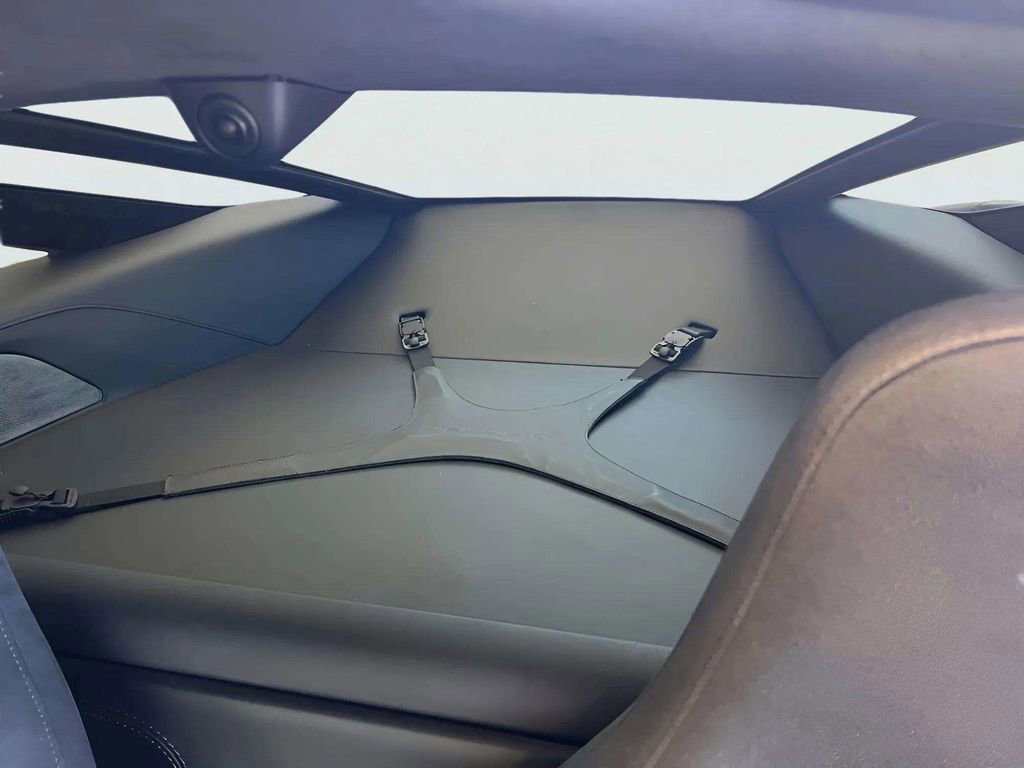 Used 2018 McLaren 720S image 16